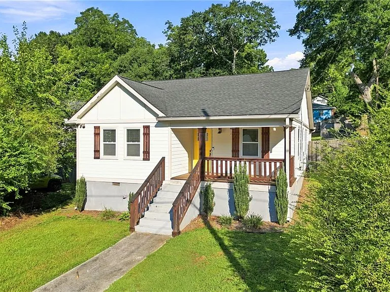 1375 Miller Reed Ave SE — Photo 1