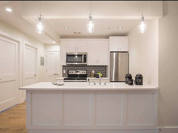 4th image of 1084 Rogers Ave #3E