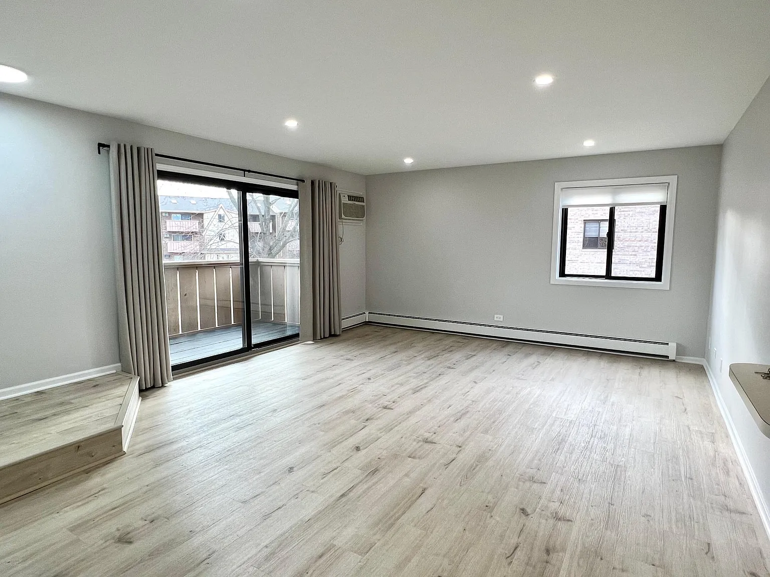 2 bed, 1.5 bath, 950 sqft, $2,100 — Photo 3