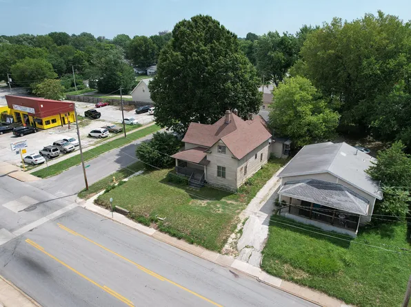 1032 N Grant Avenue, Springfield, MO 65802