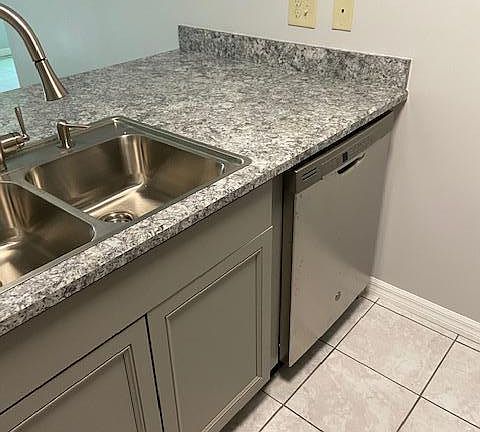 5th image of 1401 S Palmetto Ave APT 400