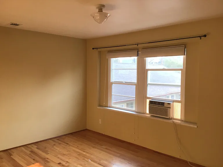 1537 SE 30th Ave — Photo 11