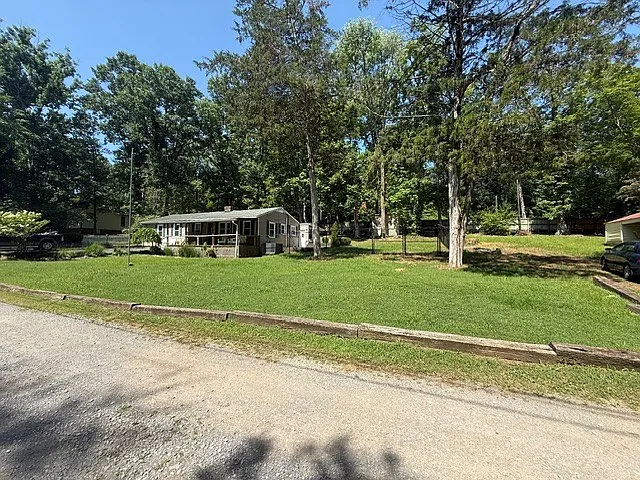 3 bed, 1705 sqft, $2,200 — Photo 3