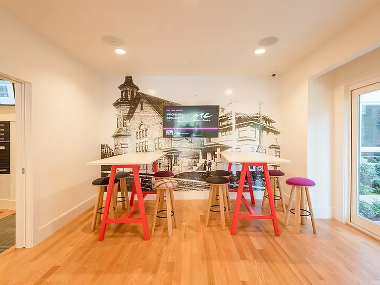 Parsonage — Photo 1