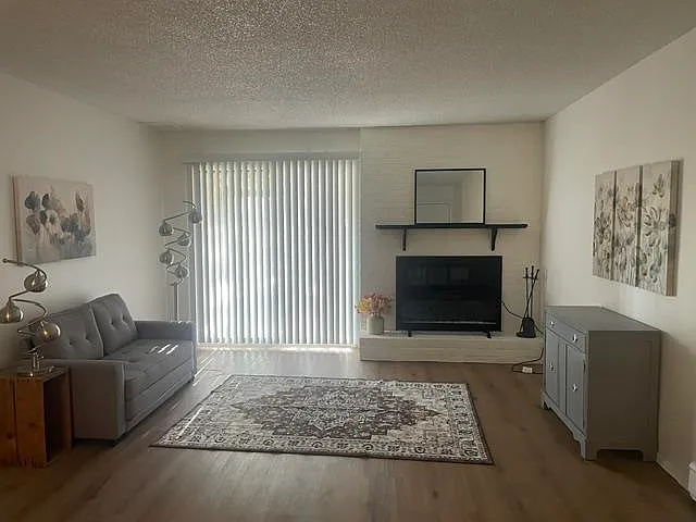 961 Lakeside Dr #111 — Photo 2