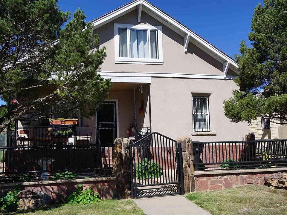 1st image of 909 Railroad Ave
