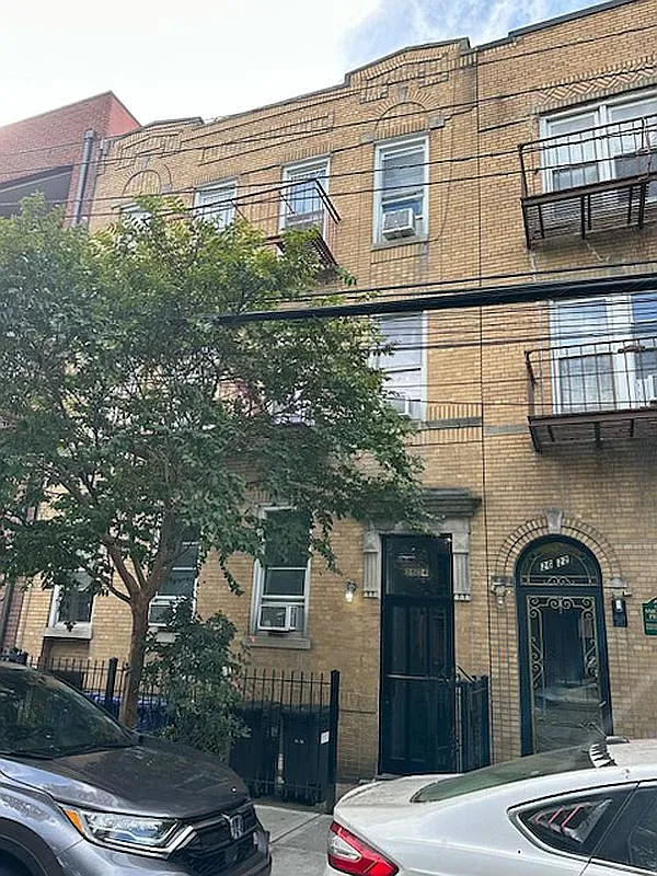 26-24 18th St #1 photo 1