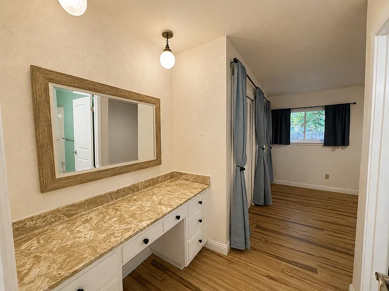 5802 Brook Valley Dr — Photo 19