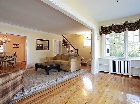 5th image of 50 Maple Ave