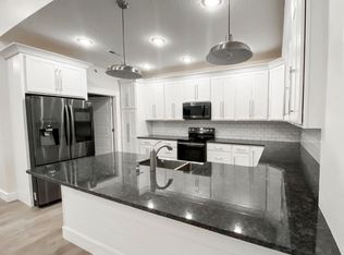 65 4th St, Winfield, WV 25213