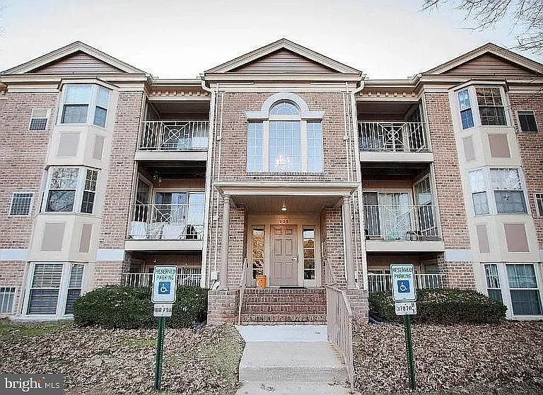 1st image of 205 Star Pointe Ct Unit 1C