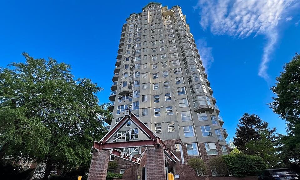 1st image of 1250 Quayside Dr #403