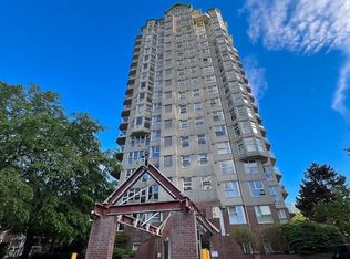 1250 Quayside Dr #403, New Westminster, BC V3M 6E2