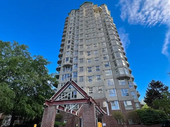 1250 Quayside Dr #403, New Westminster, BC V3M 6E2