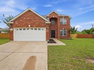 725 Parkford Ln, Arlington, TX 76001
