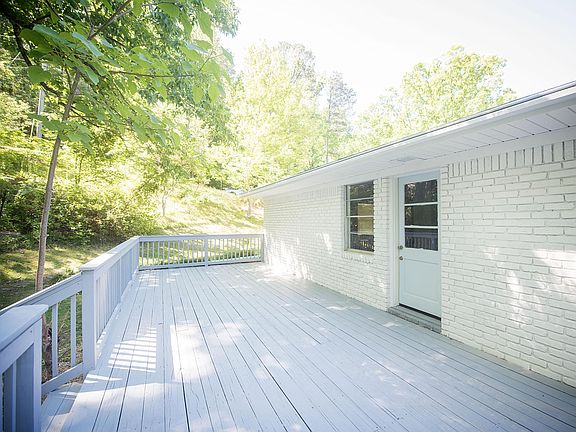 3rd image of 900 Velmont Ln