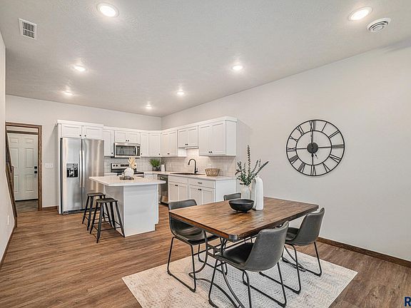 4th image of 2402 E Cama Pl