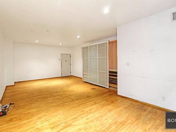 2nd image of 132 Mulberry St APT 3D