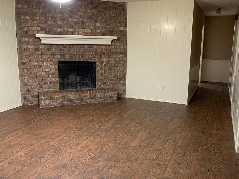2nd image of 7706 Albany Ave #B
