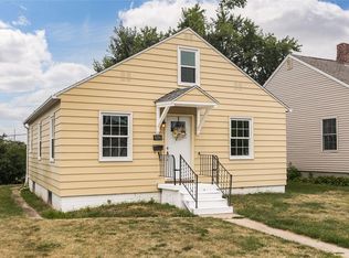 656 21st Ave SW, Cedar Rapids, IA 52404