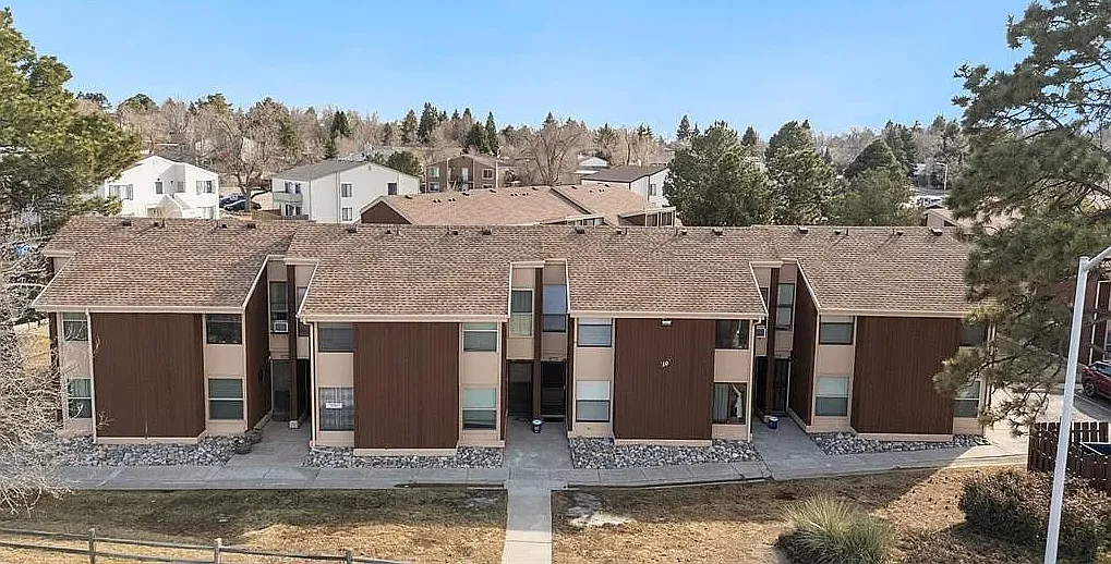 3 bed, 995 sqft, $625 — Photo 1