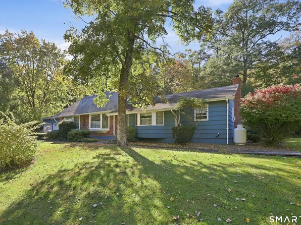 1 Knollwood Lane, New Fairfield, CT 06812
