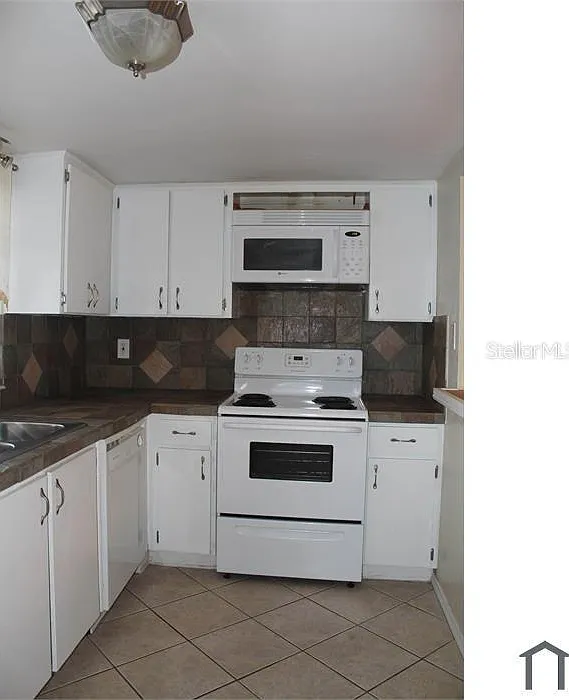 2 bed, 2.0 bath, 1077 sqft, $2,000 — Photo 2