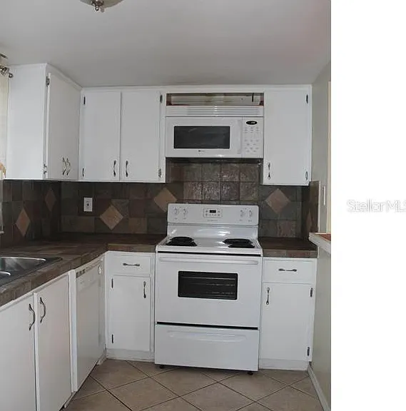 8605 Champlain Ct #84 — Photo 2