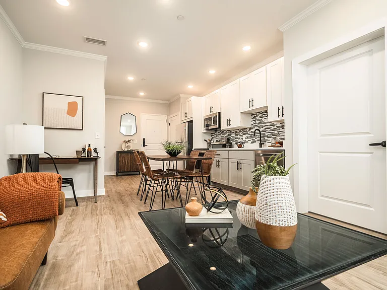 Taylor Flats — Photo 17