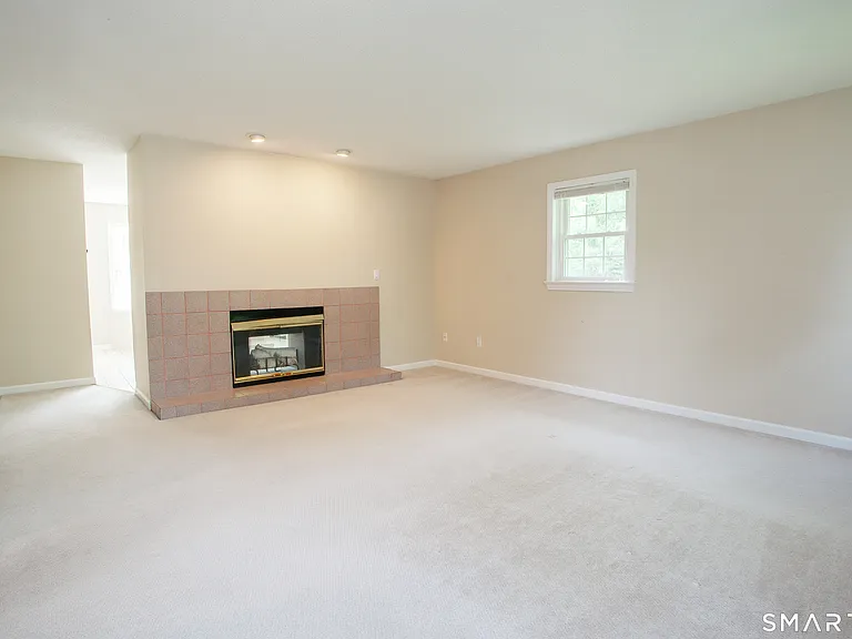24 Old Mill Dr — Photo 18