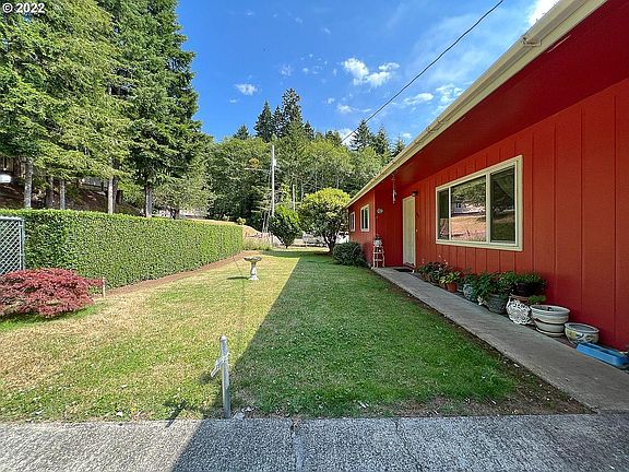 4th image of 590 Robinhood Ave