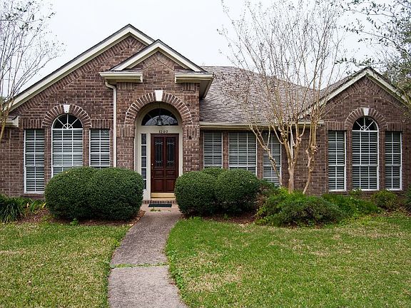 4th image of 1207 Tangle Briar Dr