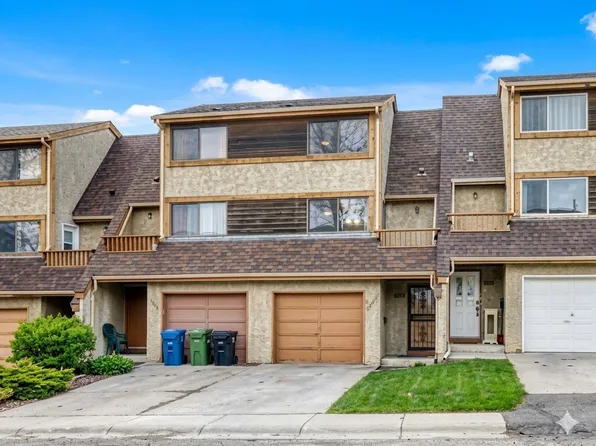 6909 Ranchero Rd NW, Calgary, AB T3G 1J6