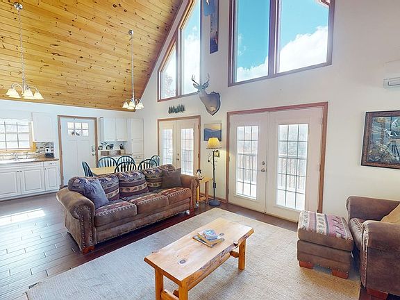 4th image of 325 Azalea Rdg