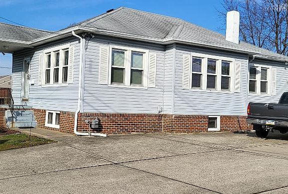 5th image of 528 N Hilltop Ave