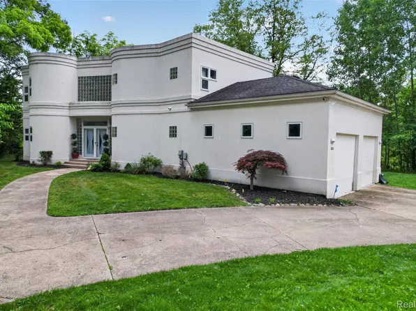 4845 Bryn Mawr Dr, Bloomfield Hills, MI 48301