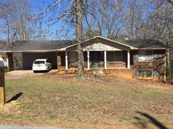 1215 Wildoak Dr, Anniston, AL 36206