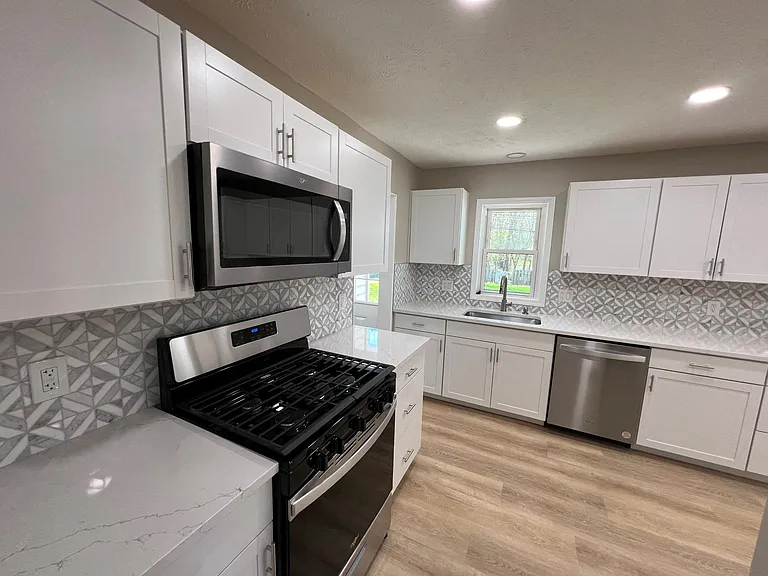 7326 Dell Haven Dr — Photo 5