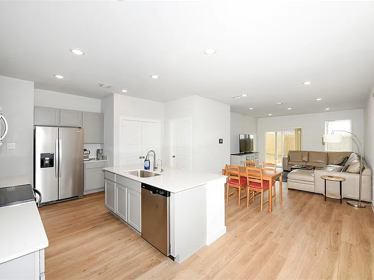 1419 Prynne St — Photo 5