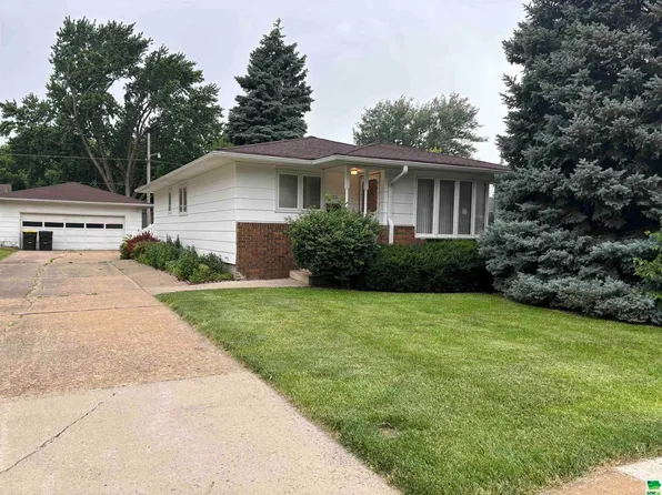 1505 S Patterson St, Sioux City, IA 51106