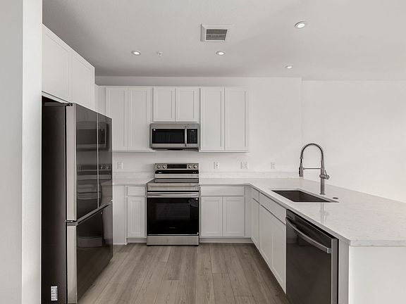 5th image of 1650 N Sheridan Blvd #103