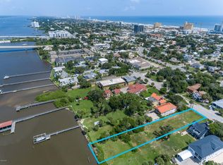 221 N Halifax Ave, Daytona Beach, FL 32118