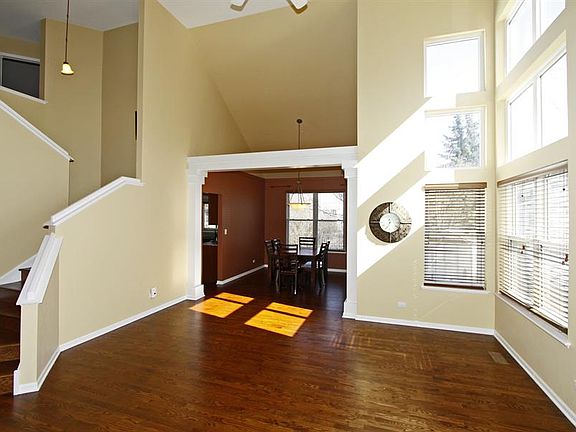 3rd image of 1346 Richmond Ln