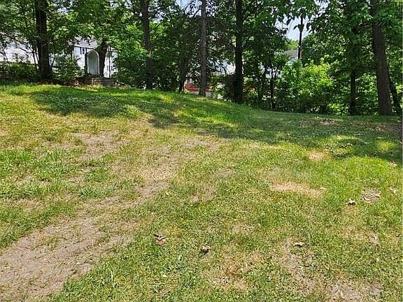 4th image of 563 E Long Ave