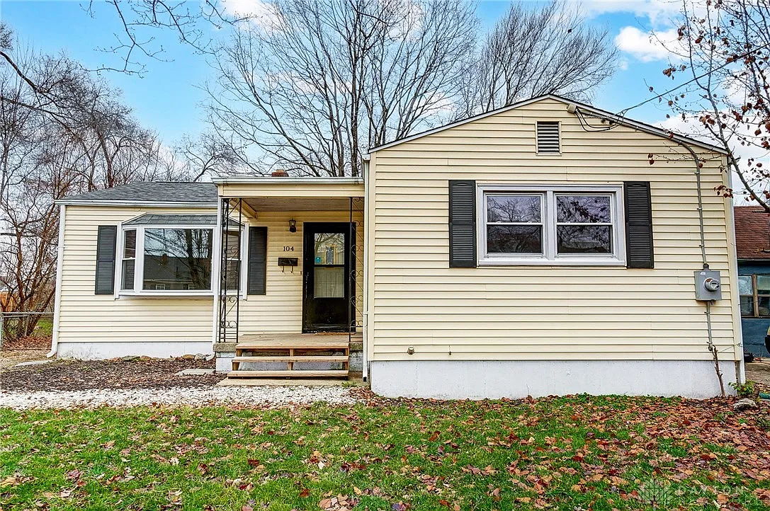 104 Burke St photo 1