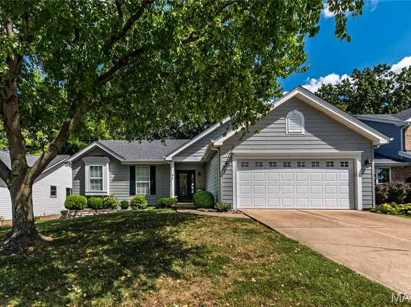 4528 Southridge Pines Dr, Saint Louis, MO 63128