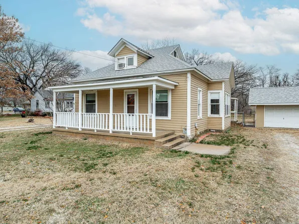 420 North St, Halstead, KS 67056