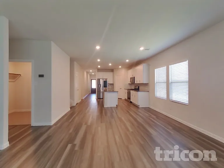 117 Lisa Ln — Photo 4