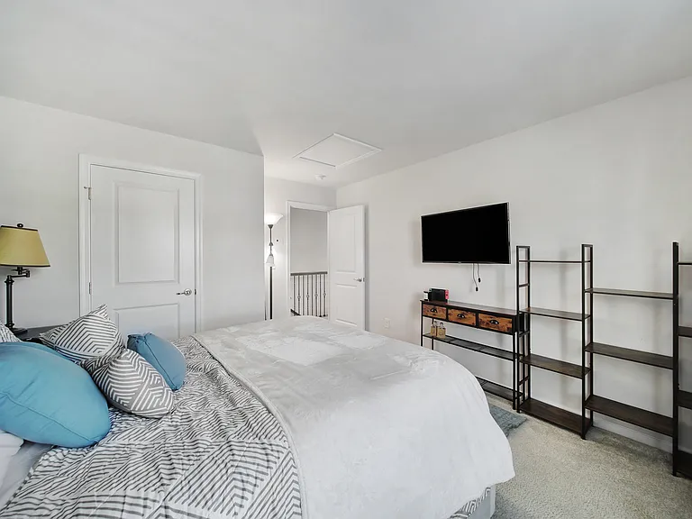 6710 Carradale Way — Photo 10