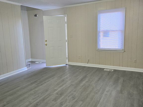 3rd image of 1706 Queen St E #1B